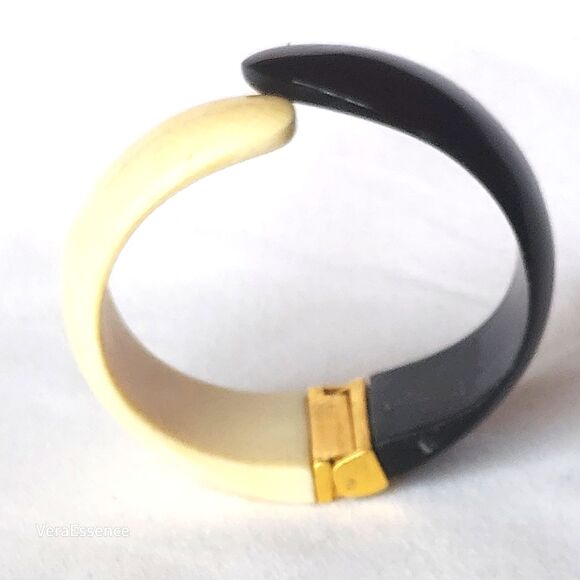 Vintage Original Deco Designer Lucite Bakelite Estate Hinged Bangle Bracelet - Picture 1 of 15